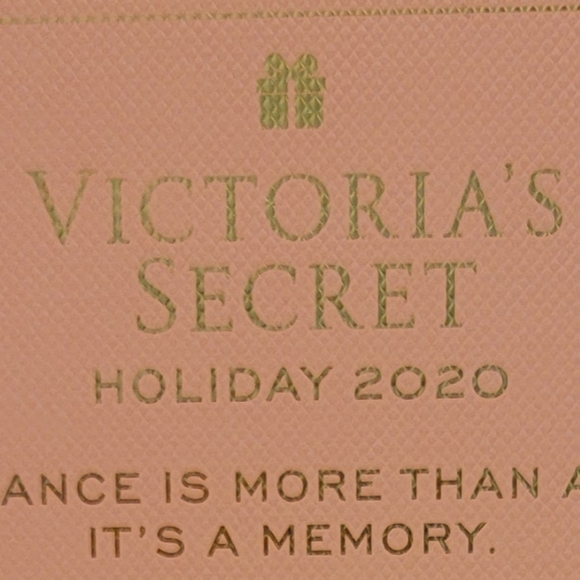 Victoria's Secret 2020 Holiday Set - Picture 3 of 8